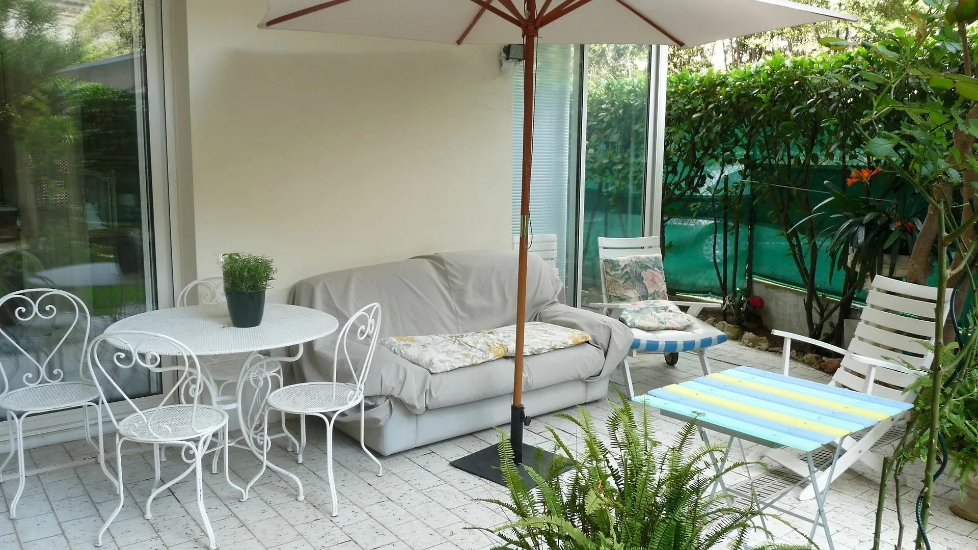 One Bed Apt With A Garden Terrace In A Quiet Area Of Cannes Walking Distance To The Croisette 1911 Apartment