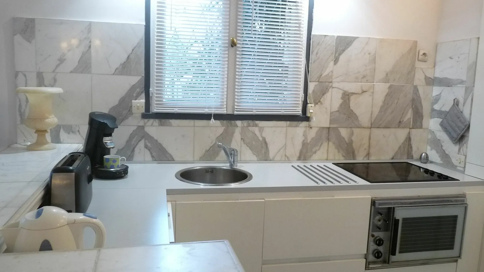 One Bed Apt With A Garden Terrace In A Quiet Area Of Cannes Walking Distance To The Croisette 1911 France